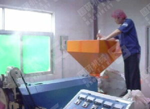 废旧塑料回收市场的好帮手 国研牌塑料造粒机